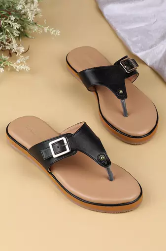 Women   s flat toe-loop sandals