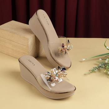 Women   s embellished wedge heel sandals (1651) 1