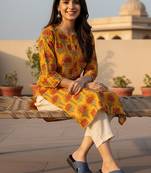 Women’s comfort cross-strap flat slides