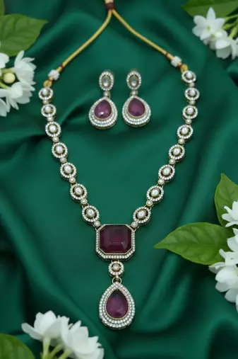 Handcrafted kundan Necklace :: set | gold plated ethnic bridal jewelry with maang tikka