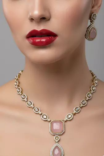 Handcrafted kundan Necklace :: set | gold plated ethnic bridal jewelry with maang tikka