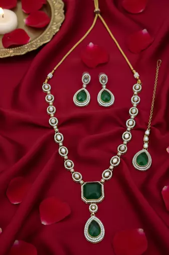 Handcrafted kundan Necklace :: set | gold plated ethnic bridal jewelry with maang tikka