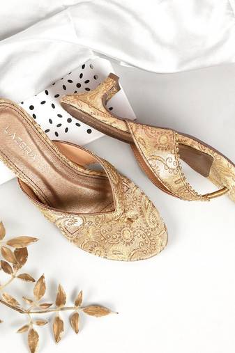 Festive brocade toe ring kitten heels