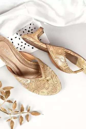 Festive brocade toe ring kitten heels