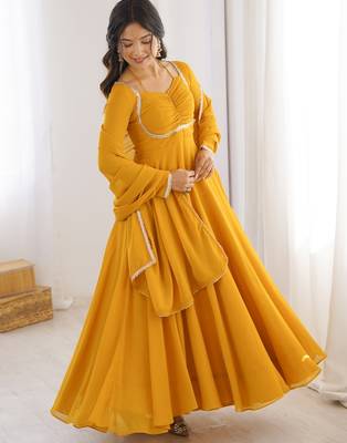 yellow plus size anarkali with dupatta 3