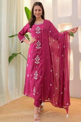 Adhira-rayon-slub-embroidery-work-kurti-pant