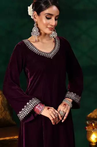 Devnoor-velvet-embroidery-work-kurti-pant