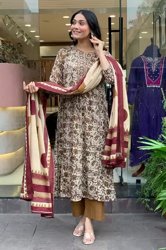 Tanya-magic-cotton-printed-kurti-pair