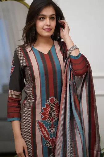 Devaisha-rayon-printed-kurti-pair
