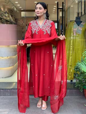 Devmansi-chanderi-embroidered-kurti-set 1