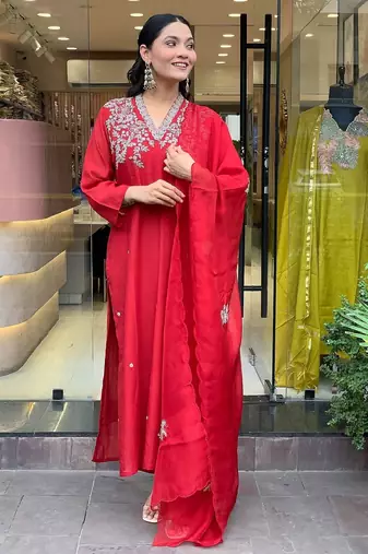 Devmansi-chanderi-embroidered-kurti-set