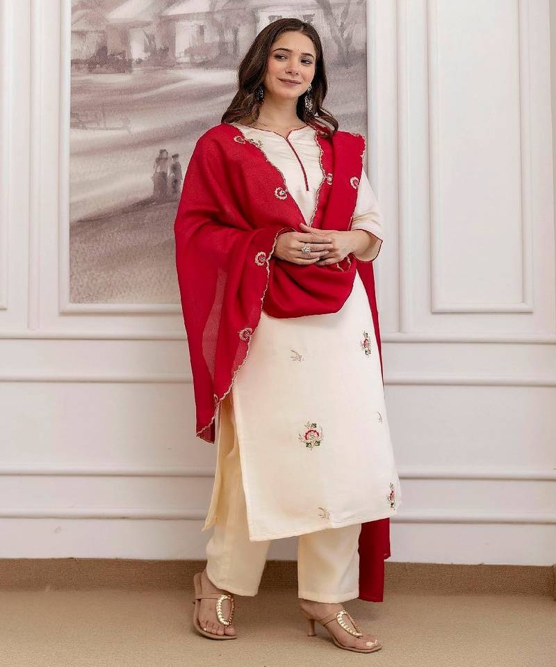 Devmina-chanderi-embroidered-kurti-pant
