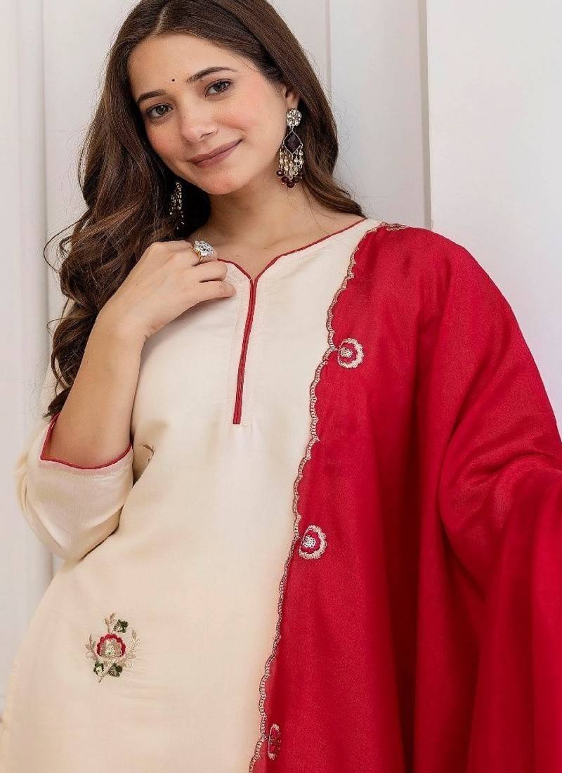 Devmina-chanderi-embroidered-kurti-pant