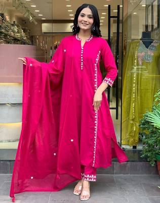 Dhutapasvi-chanderi-embroidery-work-kurti-set 1