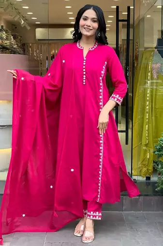 Dhutapasvi-chanderi-embroidery-work-kurti-set