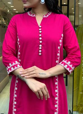 Dhutapasvi-chanderi-embroidery-work-kurti-set 4