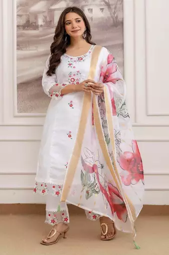 Sonu-chanderi-embroidery-work-kurti-pant