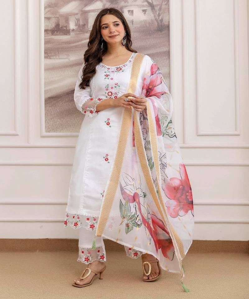 Sonu-chanderi-embroidery-work-kurti-pant