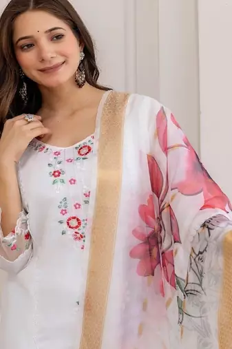Sonu-chanderi-embroidery-work-kurti-pant