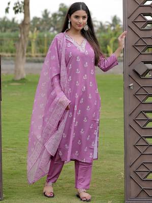 Latest-rayon-embroidery-work-kurti-set-sku-1780 3