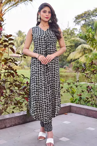 Women olive bottle green printed sleeveless kurta set