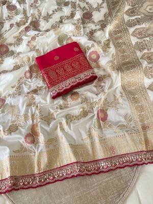 Off White Color Dola Silk Zari Weaving Wedding Saree  3
