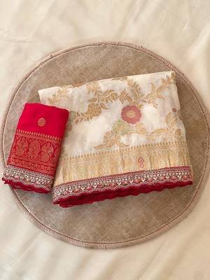 Off White Color Dola Silk Zari Weaving Wedding Saree  5