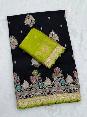Black Color Heavy Zari Weaving Dola SIlk Blnd Saree 3