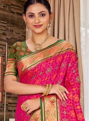 rani pink patola silk blend woven work traditional saree 2