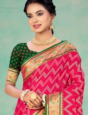 rani pink patola silk blend woven work traditional saree 2