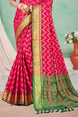 rani pink patola silk blend woven work traditional saree 3