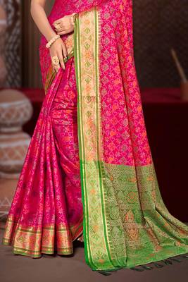 rani pink patola silk blend woven work traditional saree 3
