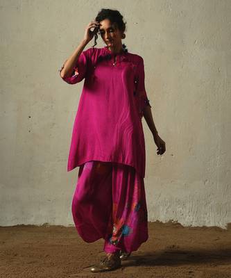 Pink embroidered chiffon kurta set 1
