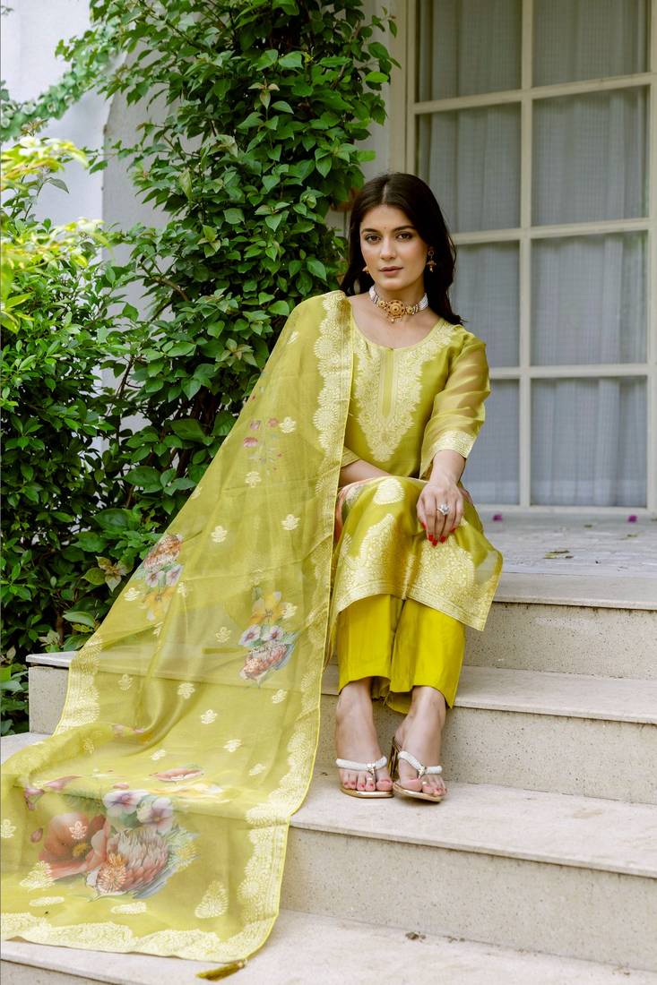 Women's Beautiful Jacquard Printed Work Organza viscose Fabric Straight Kurta Pant and Dupatta Set