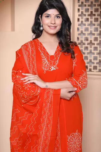  womens floral printed  straight fit kurta with palazzo and dupatta - orange