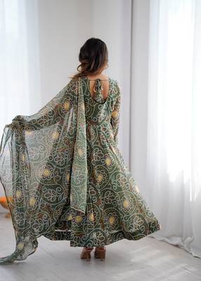 green georgette salwar suit with printed dupatta 4