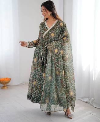 green georgette salwar suit with printed dupatta 5