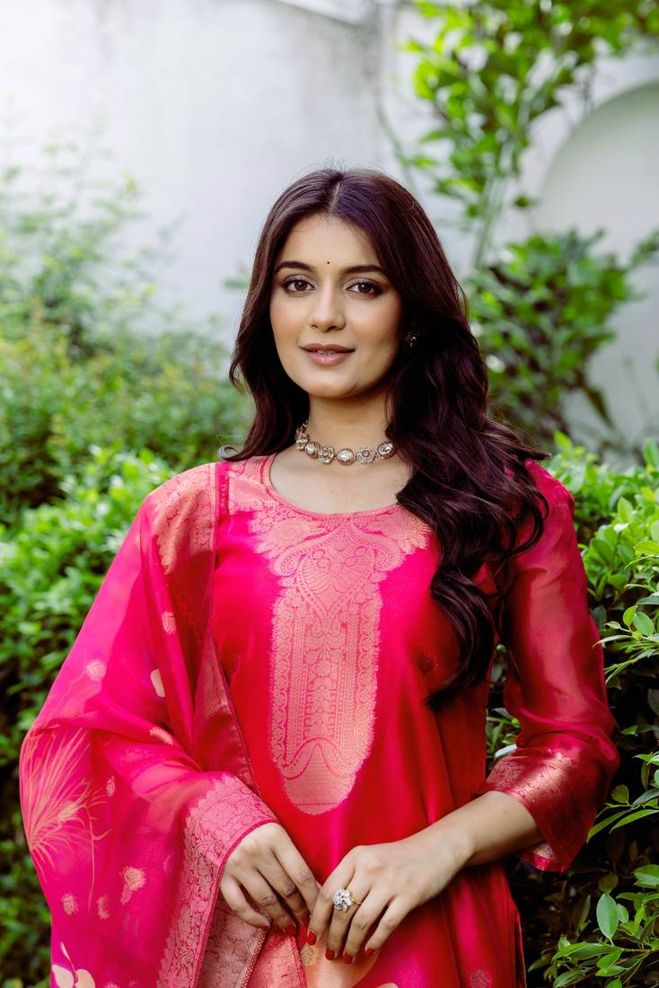 Women's Beautiful Jacquard Printed Work Organza viscose Fabric Straight Kurta Pant and Dupatta Set