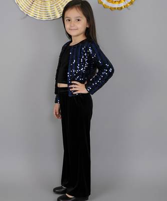 Blue embroidered velvet co ord set 1