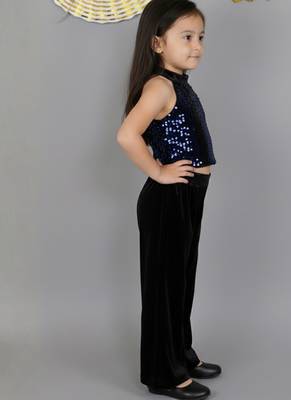 Blue embroidered velvet co ord set 3