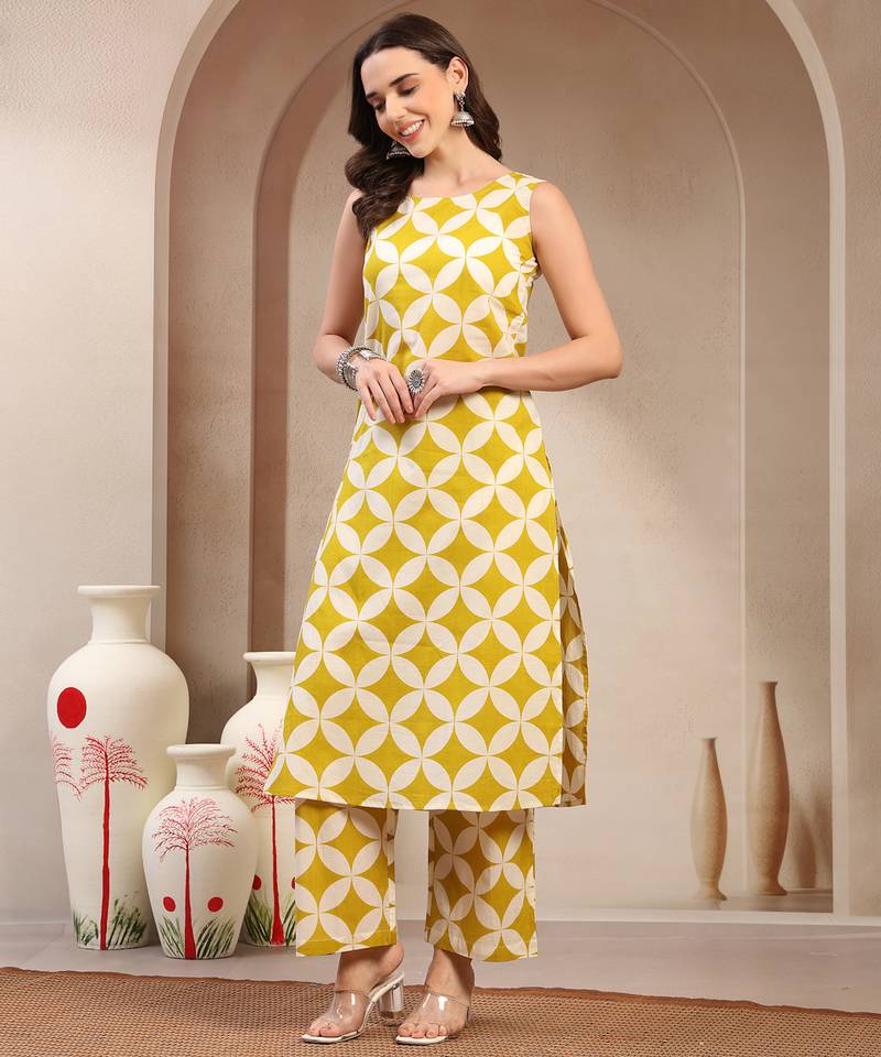 Women yellow printed straigth kurta with pyjama  set stitched