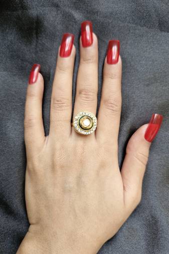 Sunheri kundan ring