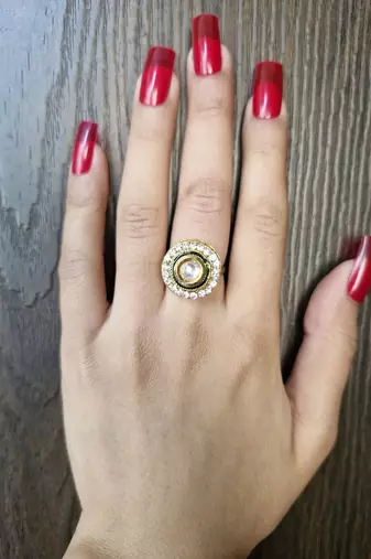 Sunheri kundan ring
