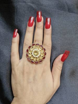 Lubna maroon stone studded ring 1
