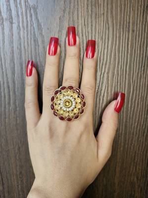 Lubna maroon stone studded ring 2