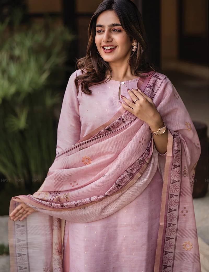 Light peach jacquard butti jacquard butti with printed dupatta kurta with dupatta