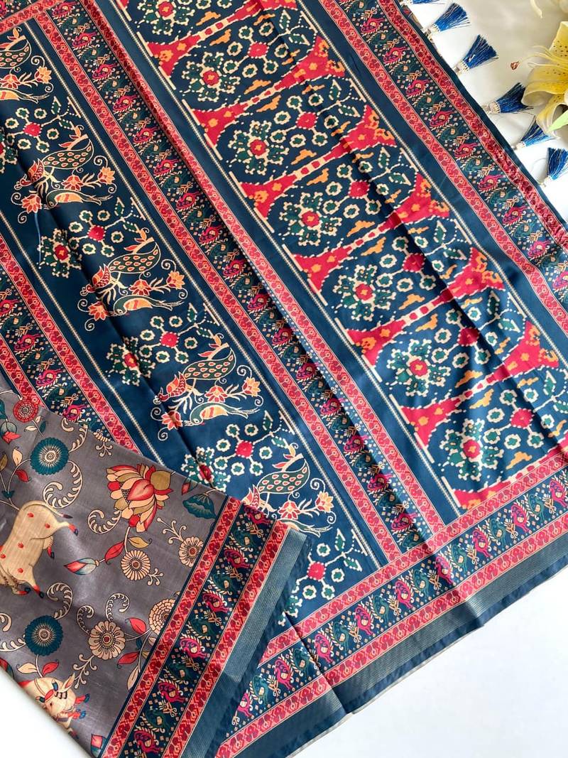 Grey dola viscose digital print saree with unstitched blouse