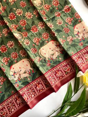 Green dola viscose digital print saree with unstitched blouse 3