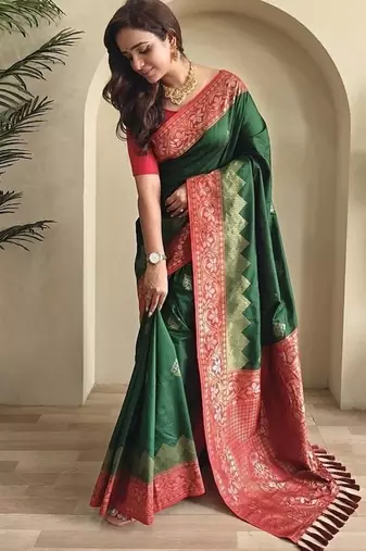 Green dual tone silk weaving saree with unstitched blouse