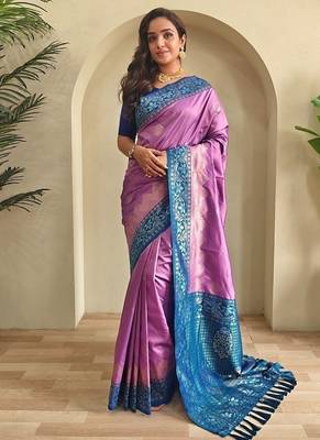 Lavender dual tone silk weaving saree with unstitched blouse 3